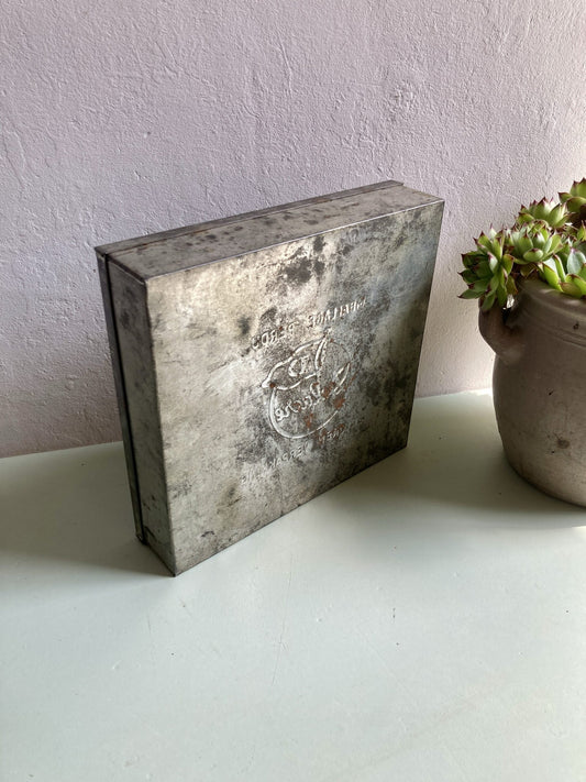 Boite métallique Delacre