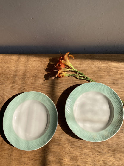 2 assiettes creuses vert d’eau