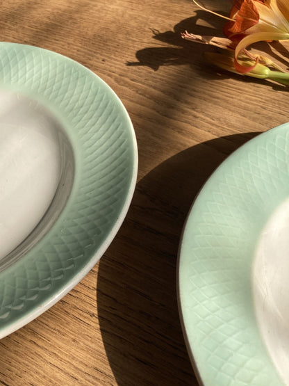 2 assiettes creuses vert d’eau