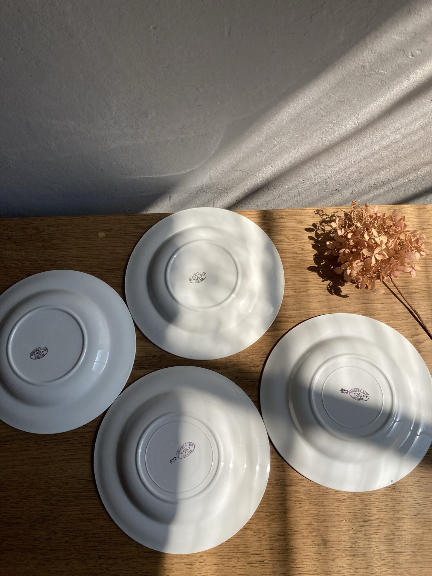 4 Assiettes creuses en porcelaine Saint Amand