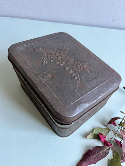 Boîte Maggi ancienne