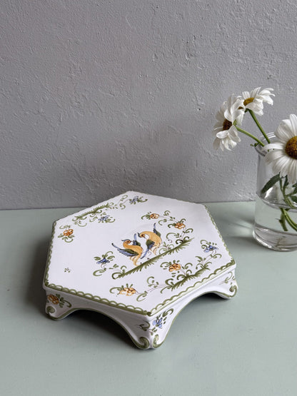 Dessous de plat en faïence de Moustiers