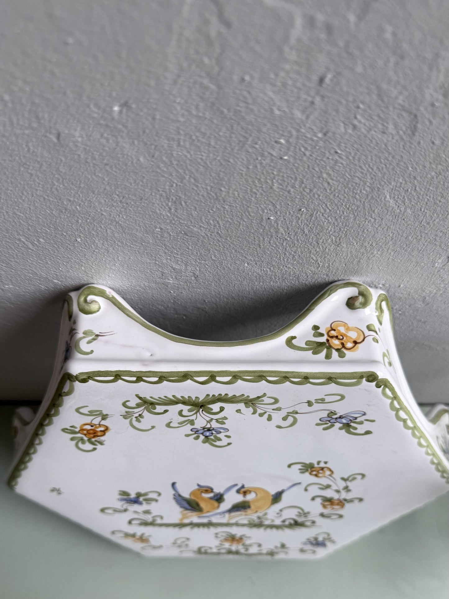 Dessous de plat en faïence de Moustiers