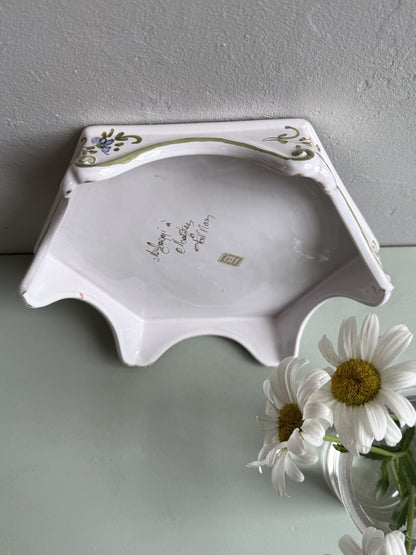 Dessous de plat en faïence de Moustiers