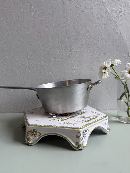 Dessous de plat en faïence de Moustiers