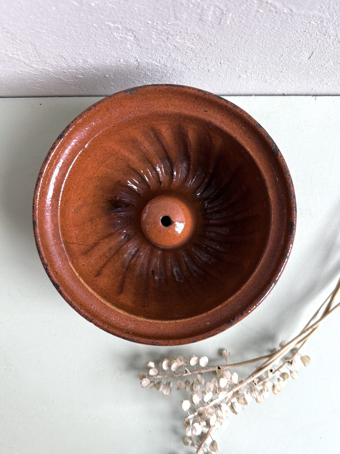 Petit moule à kougelhopf en terre cuite