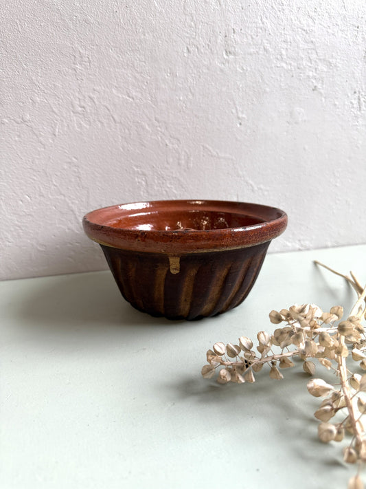 Petit moule à kougelhopf en terre cuite