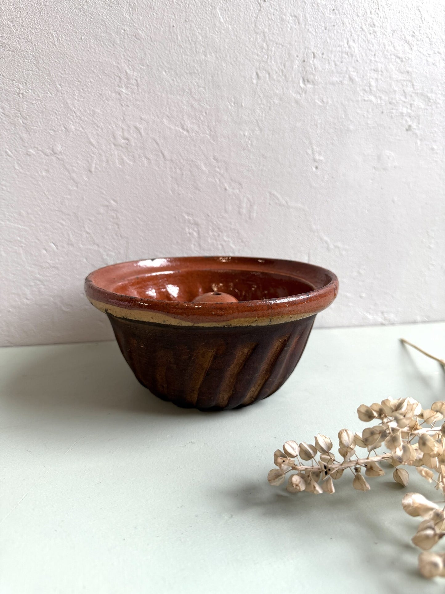 Petit moule à kougelhopf en terre cuite