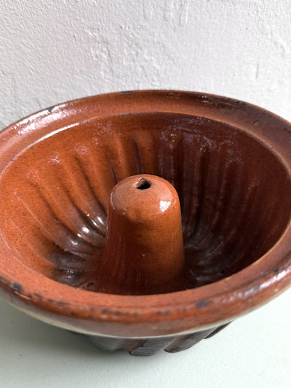 Petit moule à kougelhopf en terre cuite