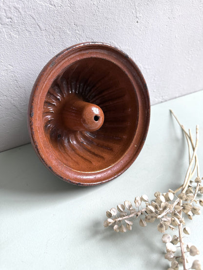 Petit moule à kougelhopf en terre cuite