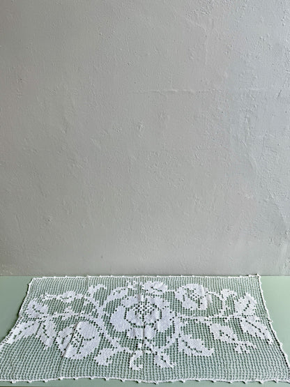 Napperon de fleurs brodé