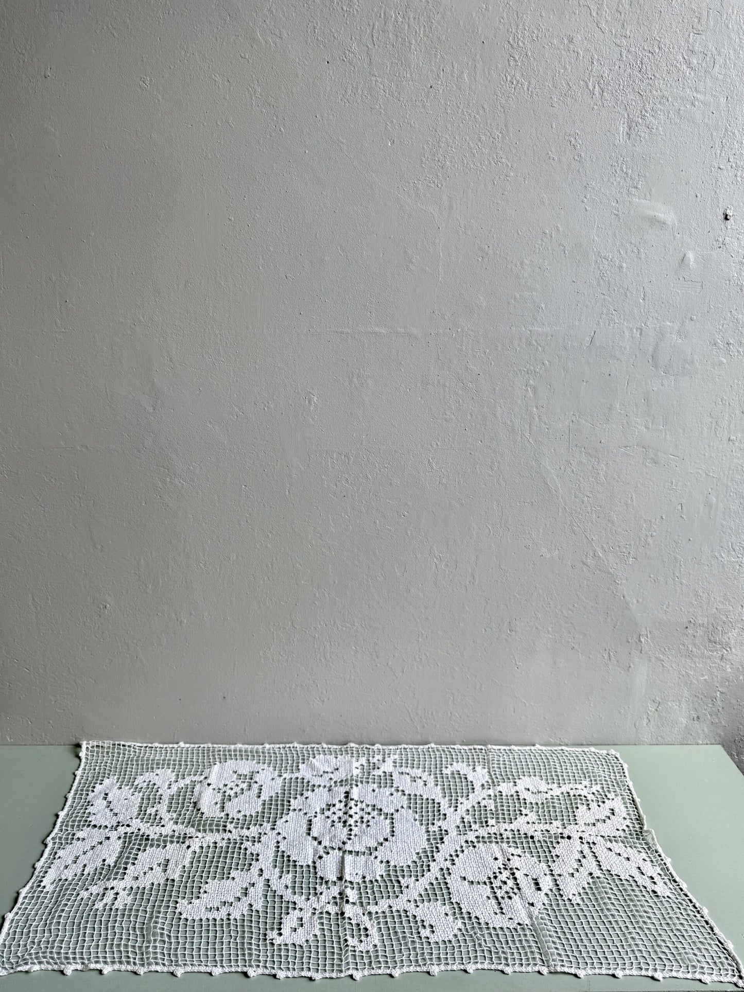 Napperon de fleurs brodé