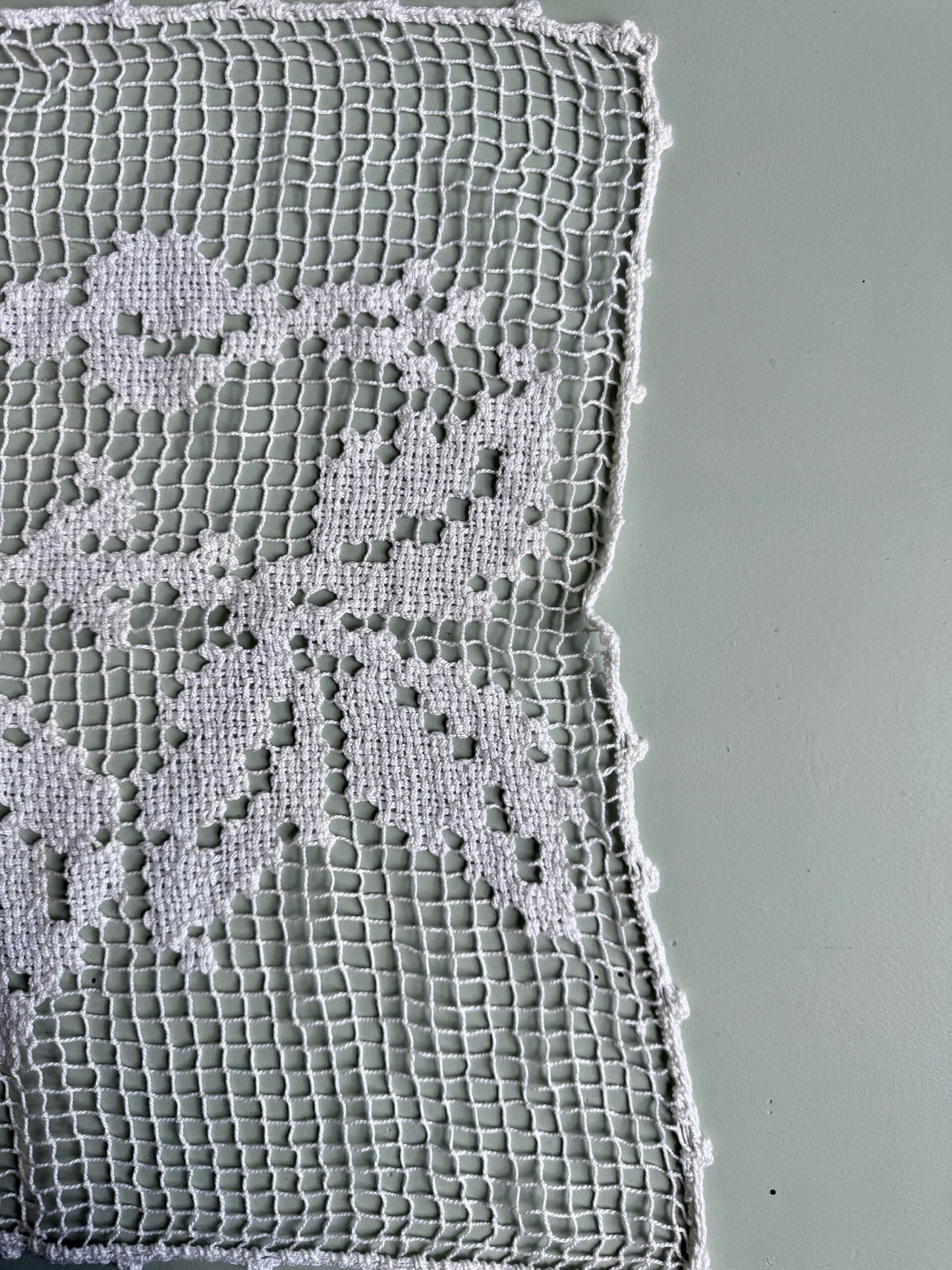 Napperon de fleurs brodé