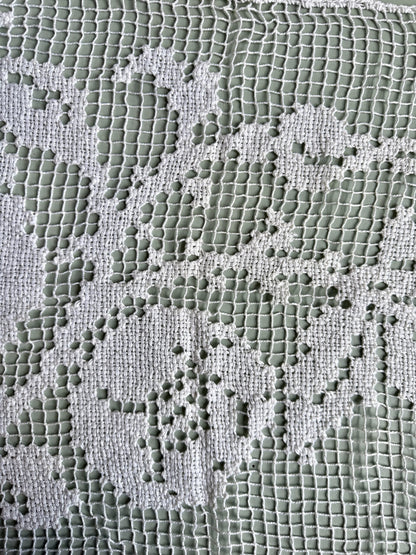 Napperon de fleurs brodé