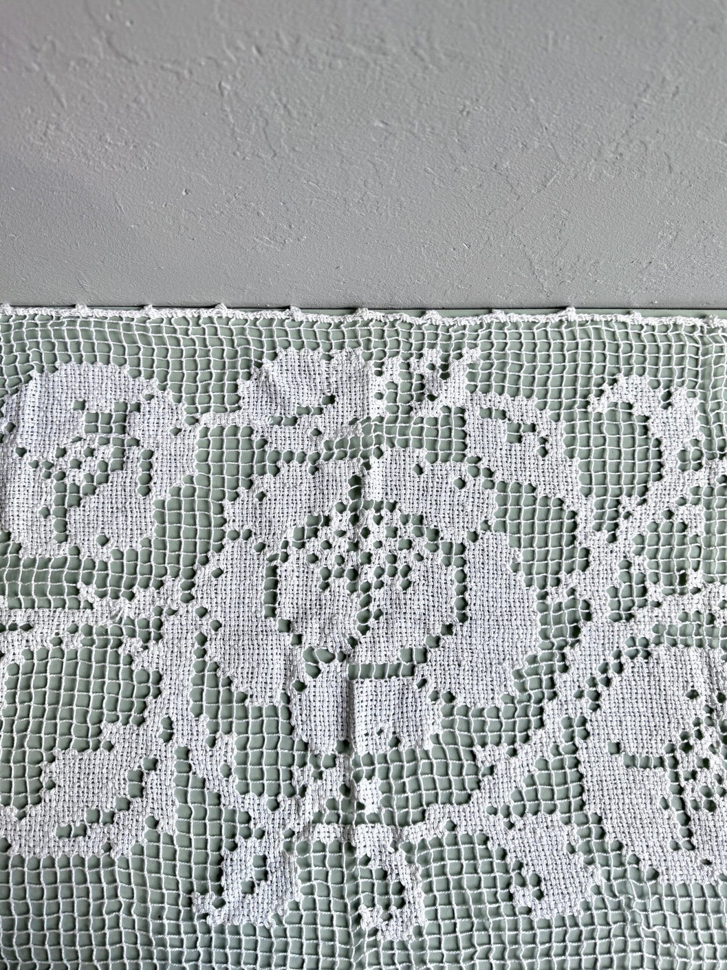 Napperon de fleurs brodé