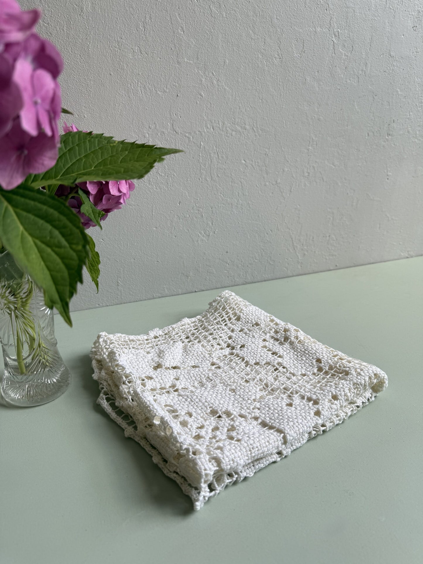 Napperon de fleurs brodé