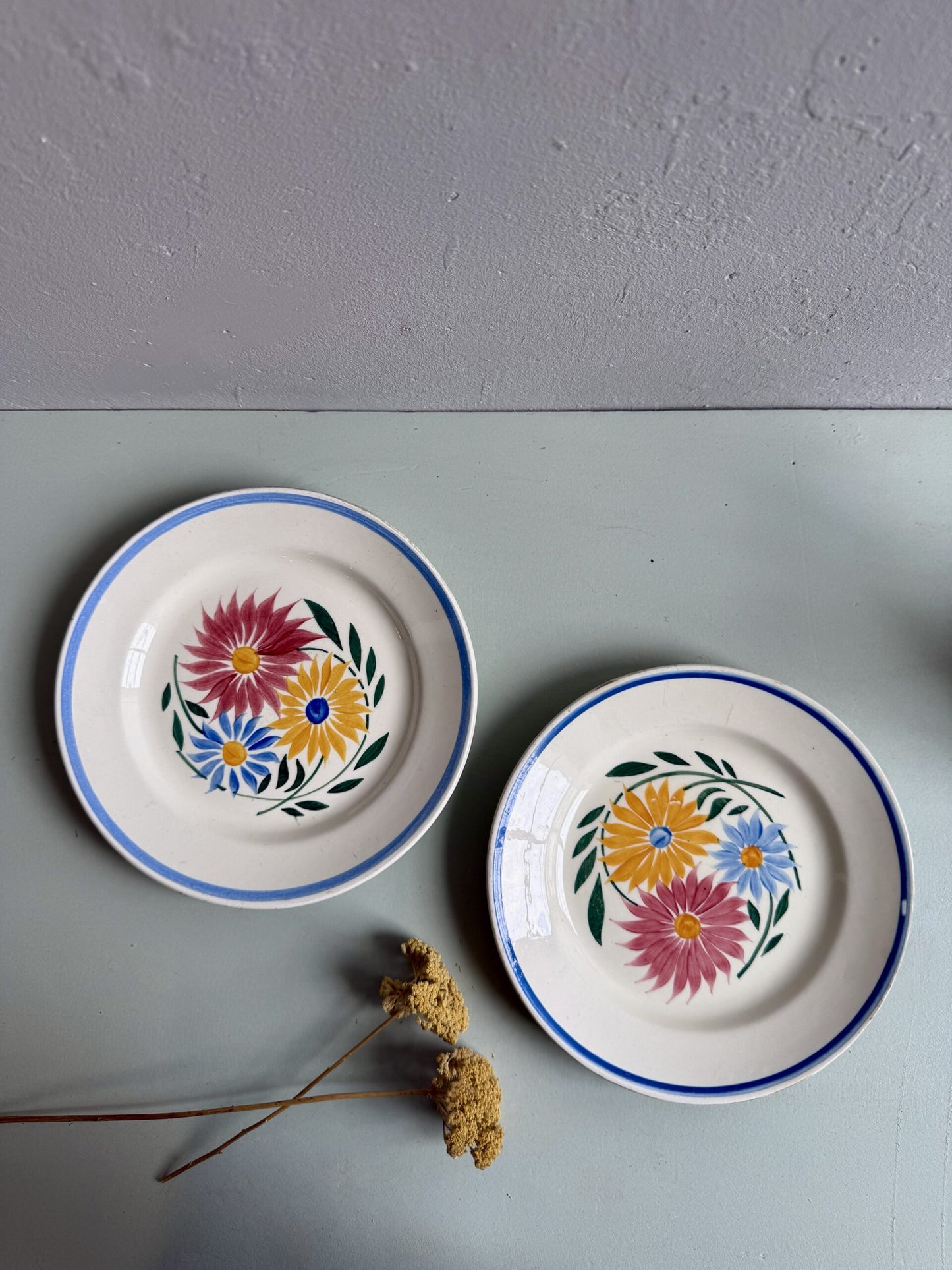 2 assiettes à dessert modèle Rustique - Creil et Montereau