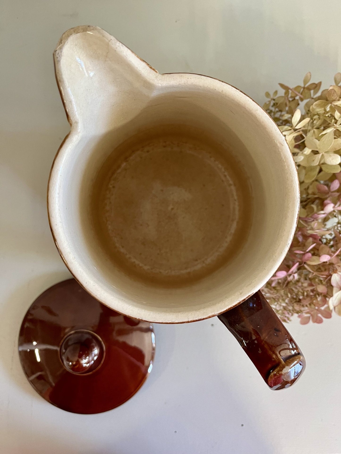 Pichet avec couvercle