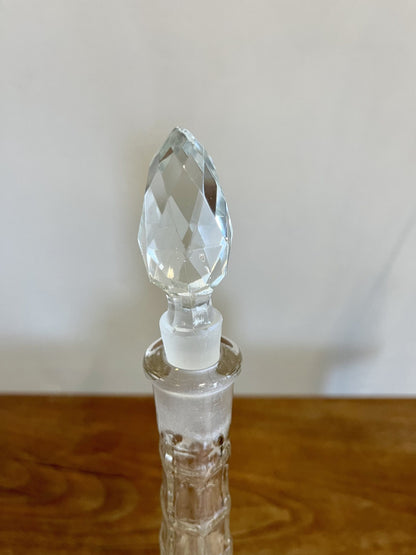 Bouteille en verre ciselé