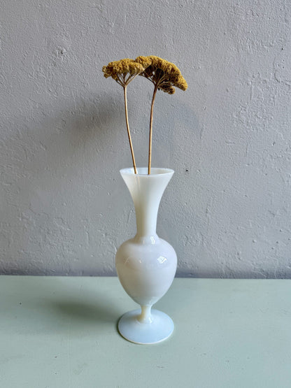 Vase soliflore en opaline blanc