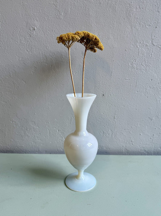 Vase soliflore en opaline blanc