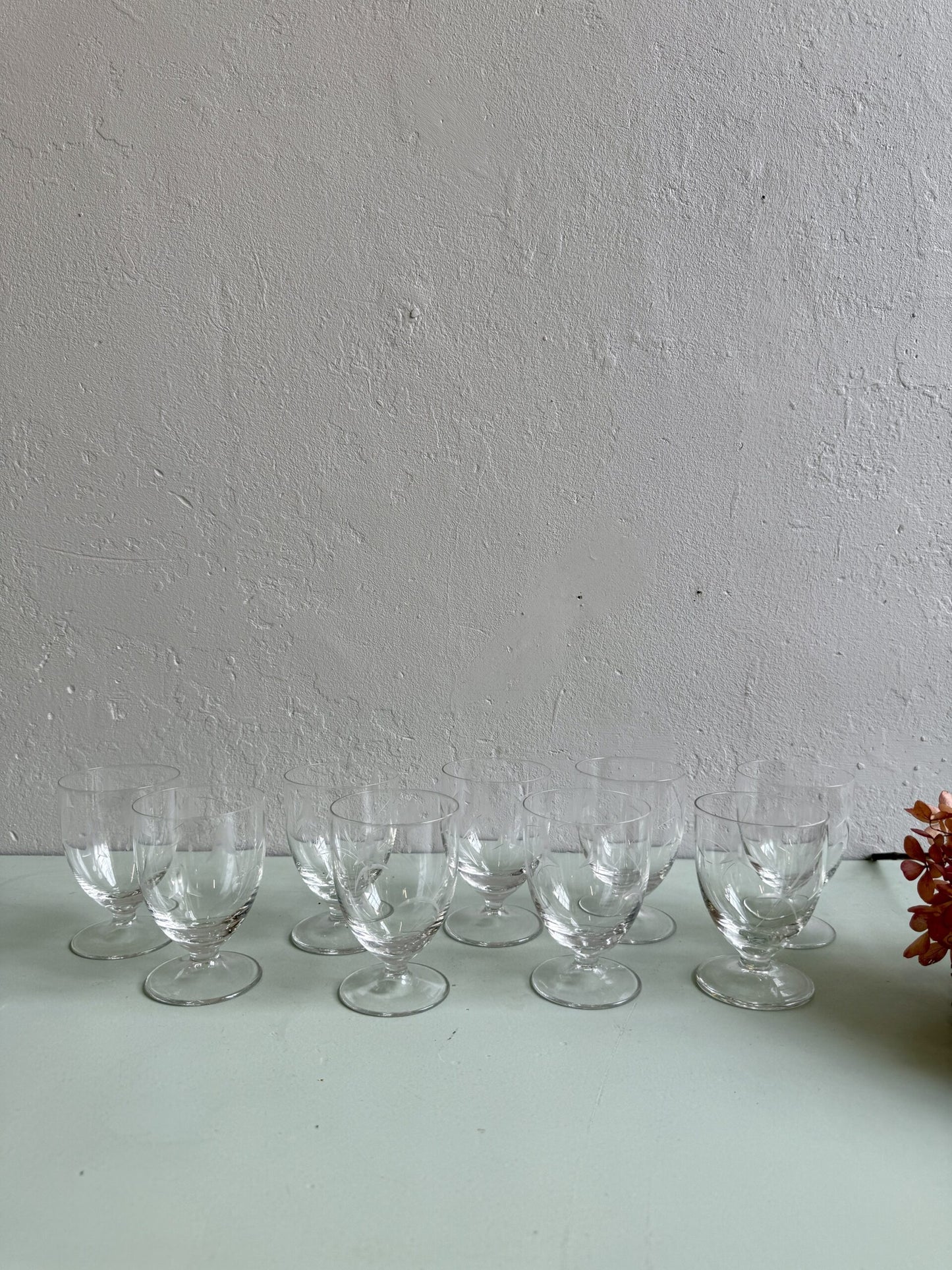 Lot de 9 verres gravés en cristal