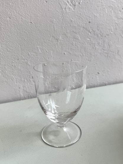 Lot de 9 verres gravés en cristal