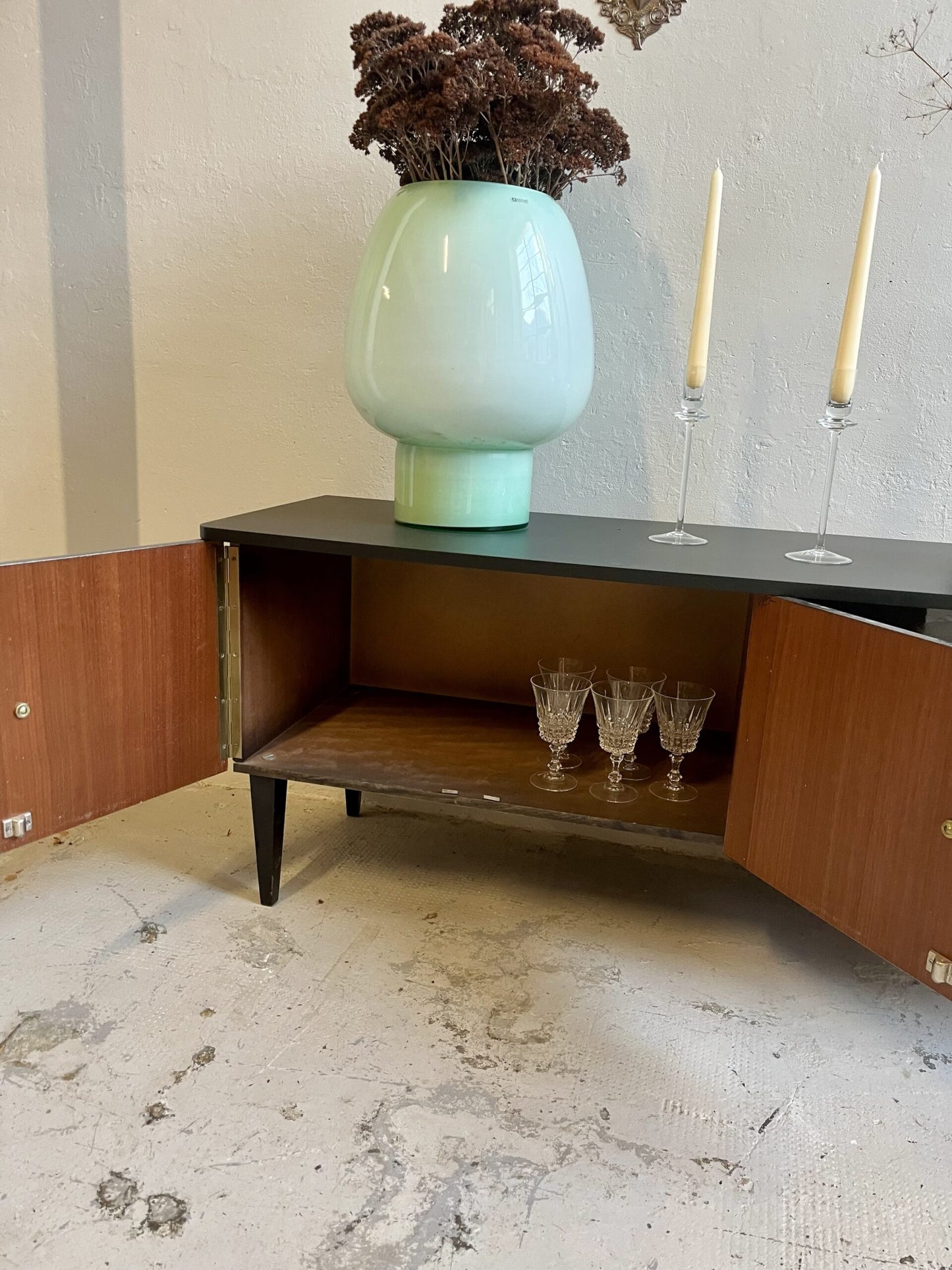 Buffet laqué plateau noir