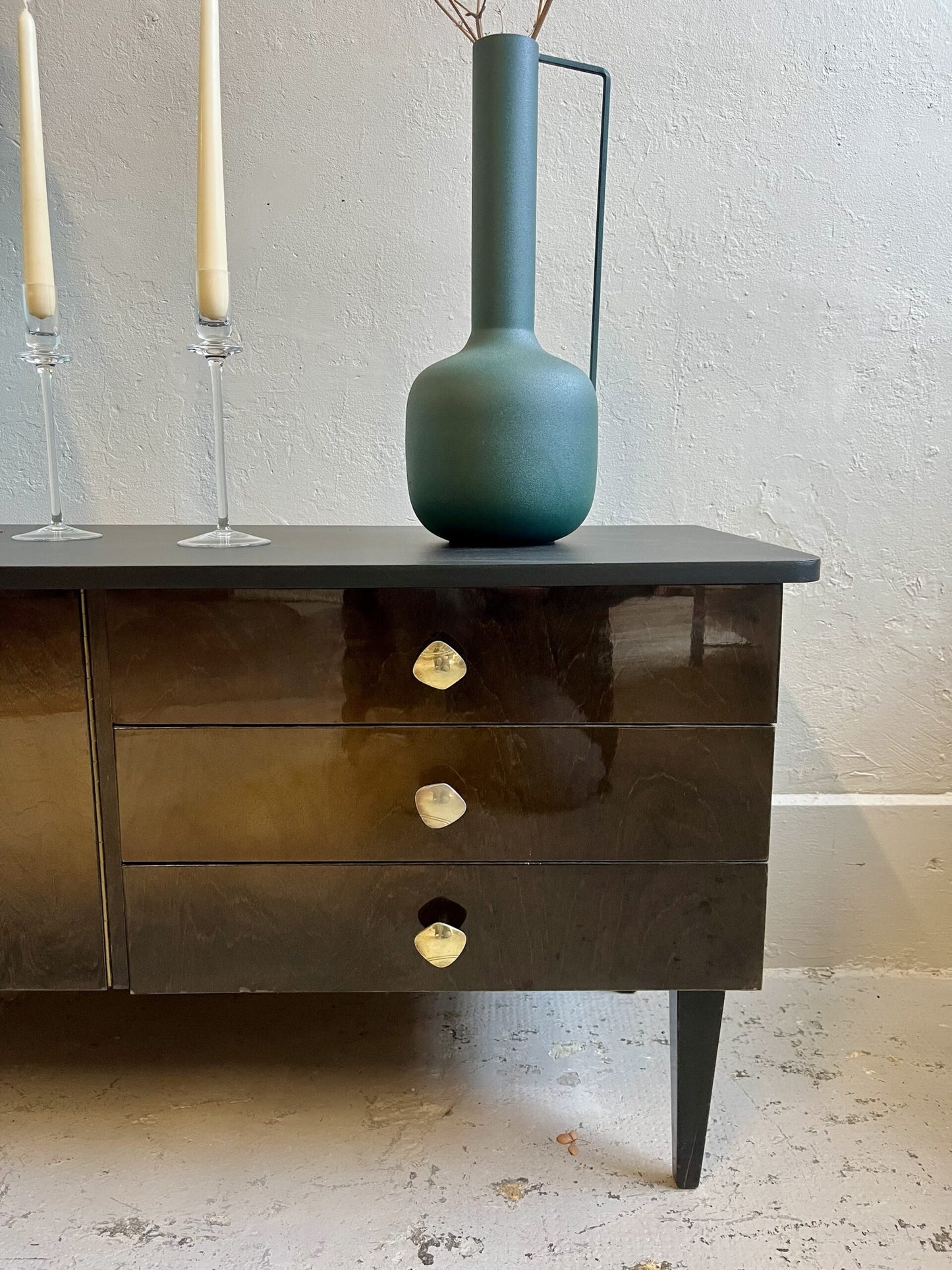 Buffet laqué plateau noir