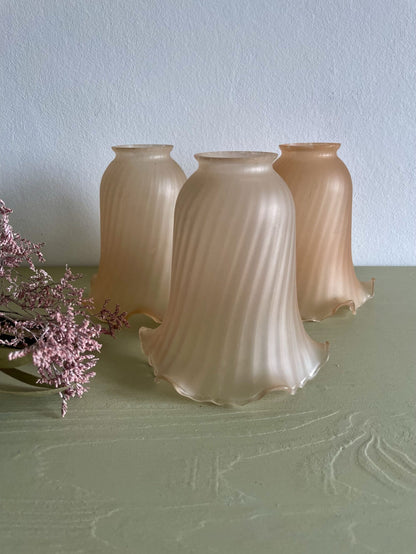 Tulipes en verre rosé - abat-jour vintage