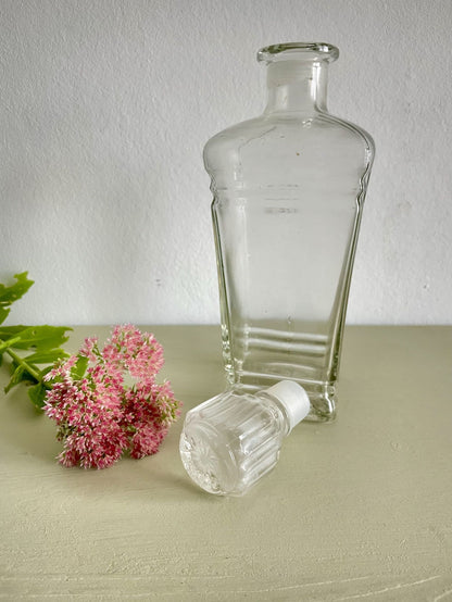 Carafe en verre avec bouchon