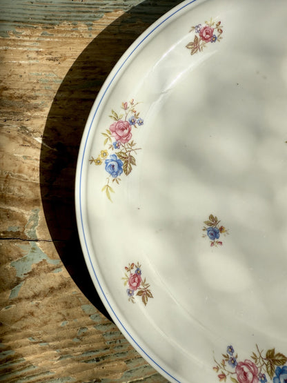 Plat rond en porcelaine