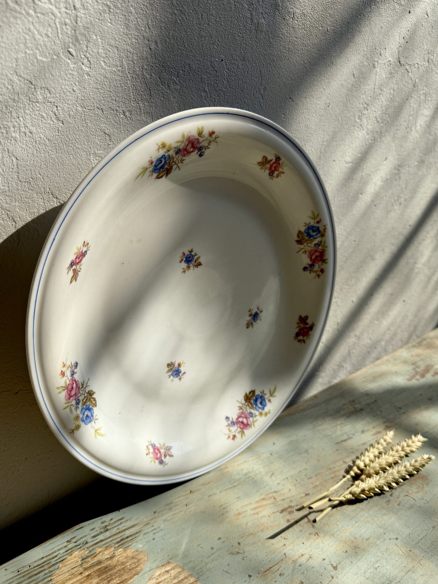 Plat rond en porcelaine