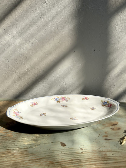 Plat ovale en porcelaine de Châtres-sur-Cher