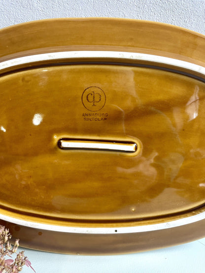 Plat de présentation moyen modèle