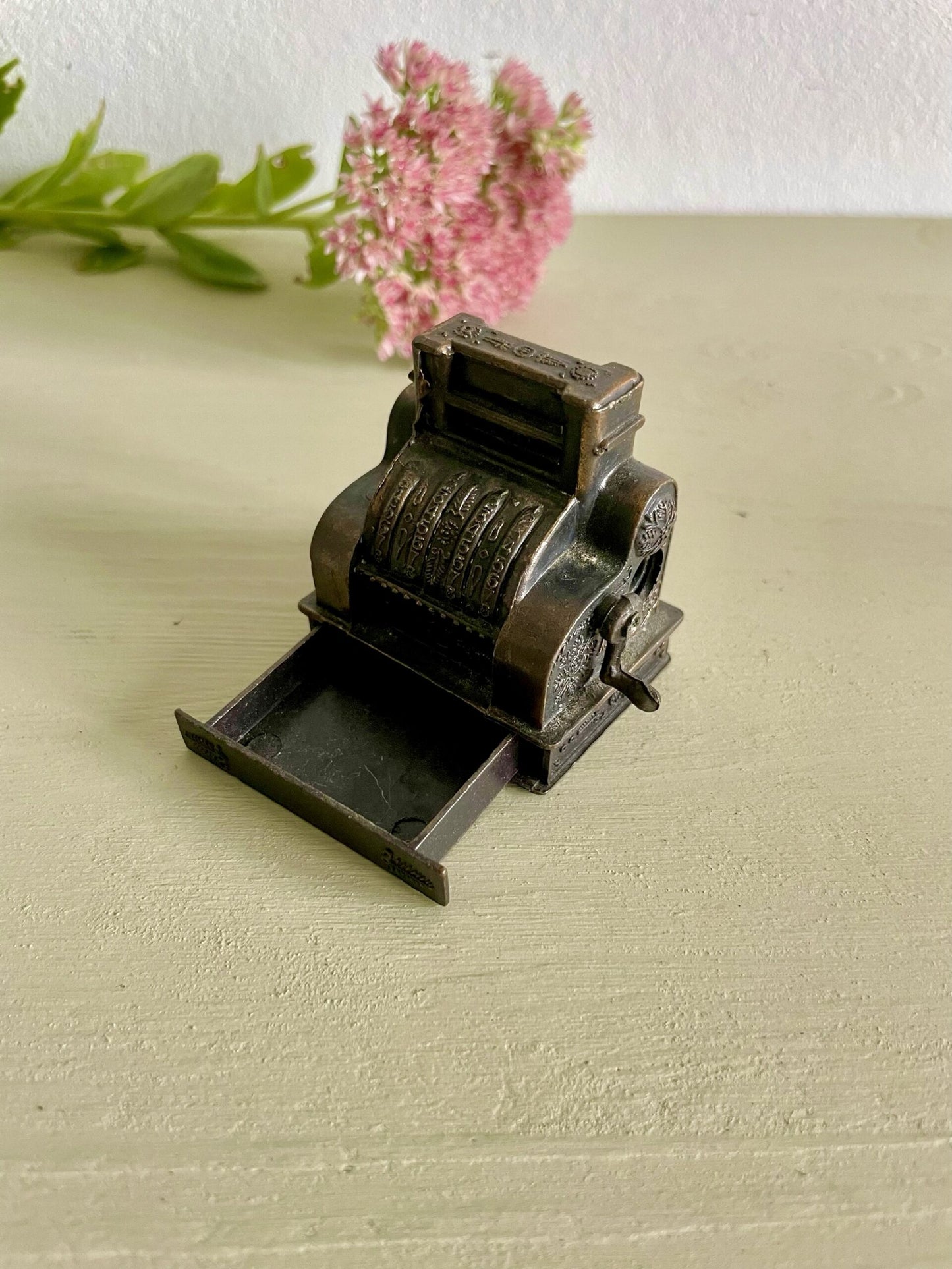 Taille-crayons vintage en métal