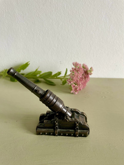 Taille-crayons vintage en métal