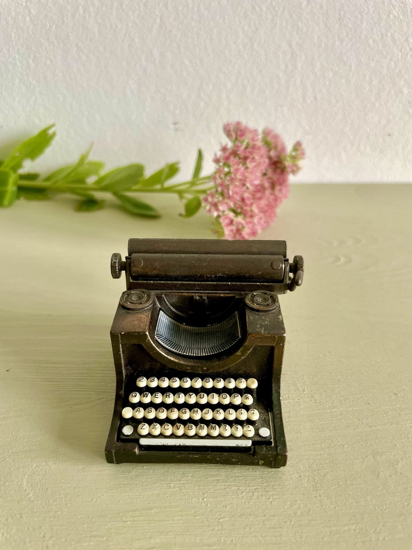 Taille-crayons vintage en métal