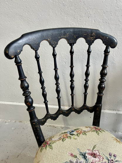 Chaises brodées fleurs