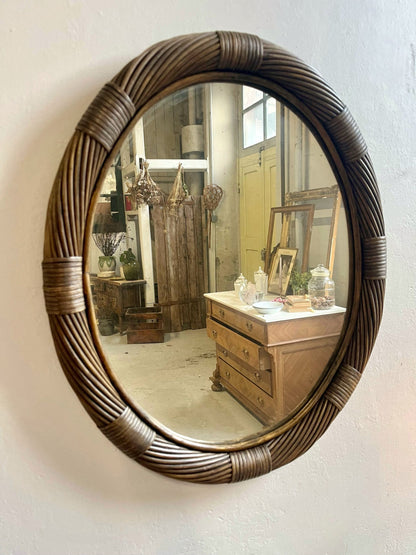 Miroir ovale en rotin foncé