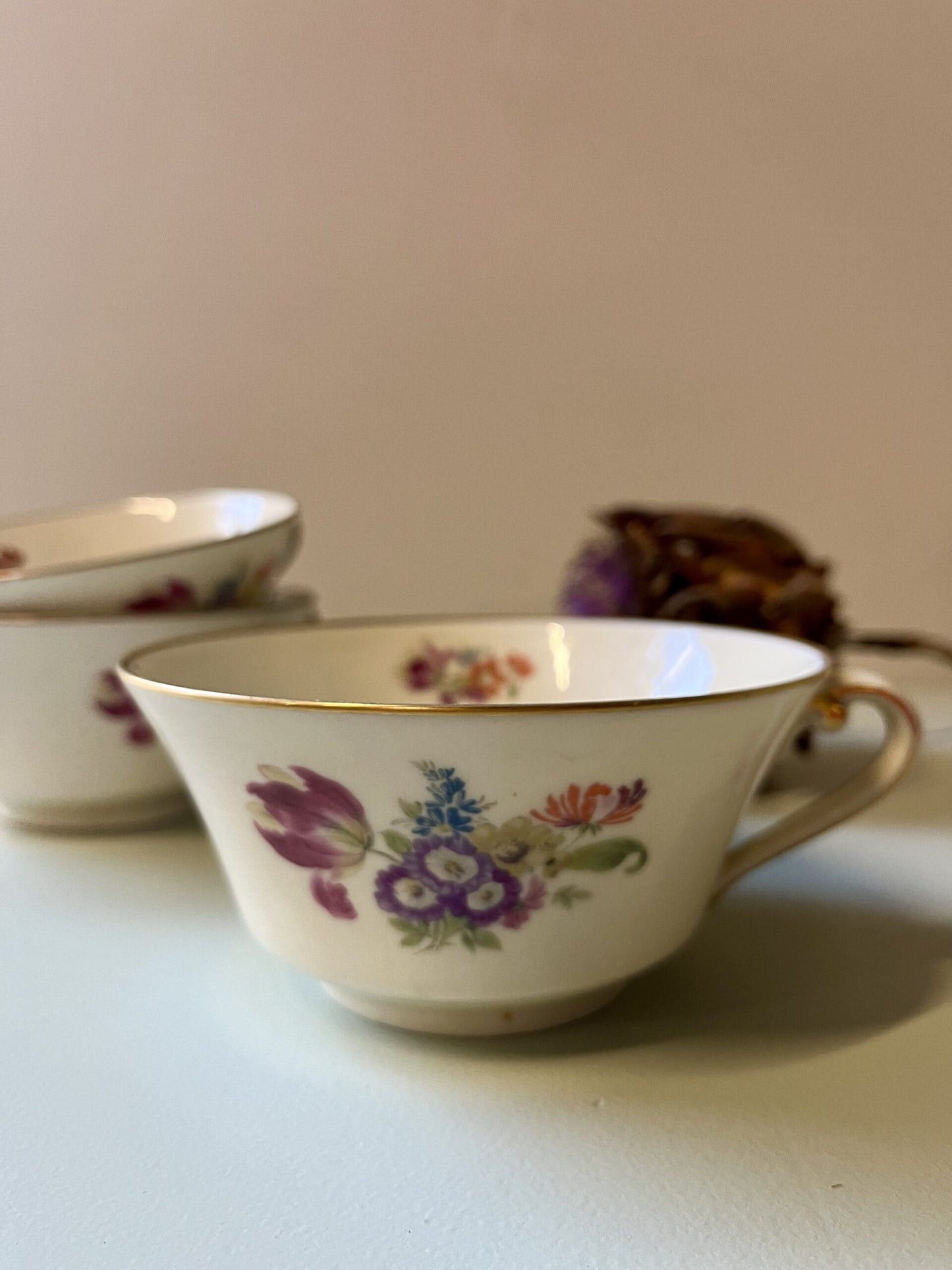 Tasses en porcelaine de l’Ancienne Fabrique Royale de Limoges - lot de 3