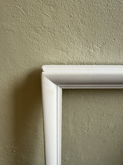 Cadre en bois violet pastel