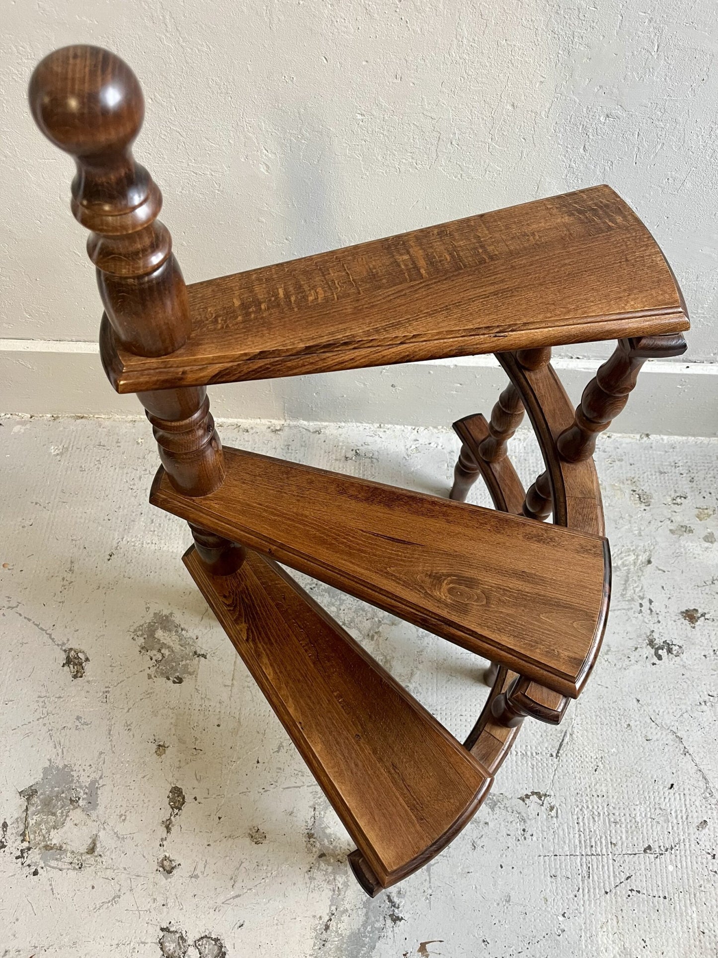 Escalier de bibliothèque ancien