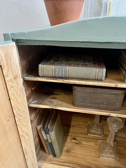 Armoire style armoire à pharmacie