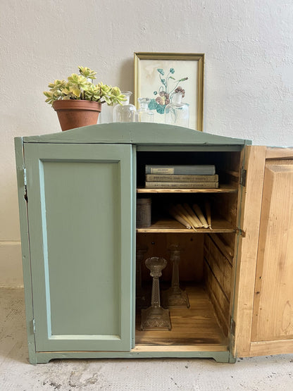 Armoire style armoire à pharmacie