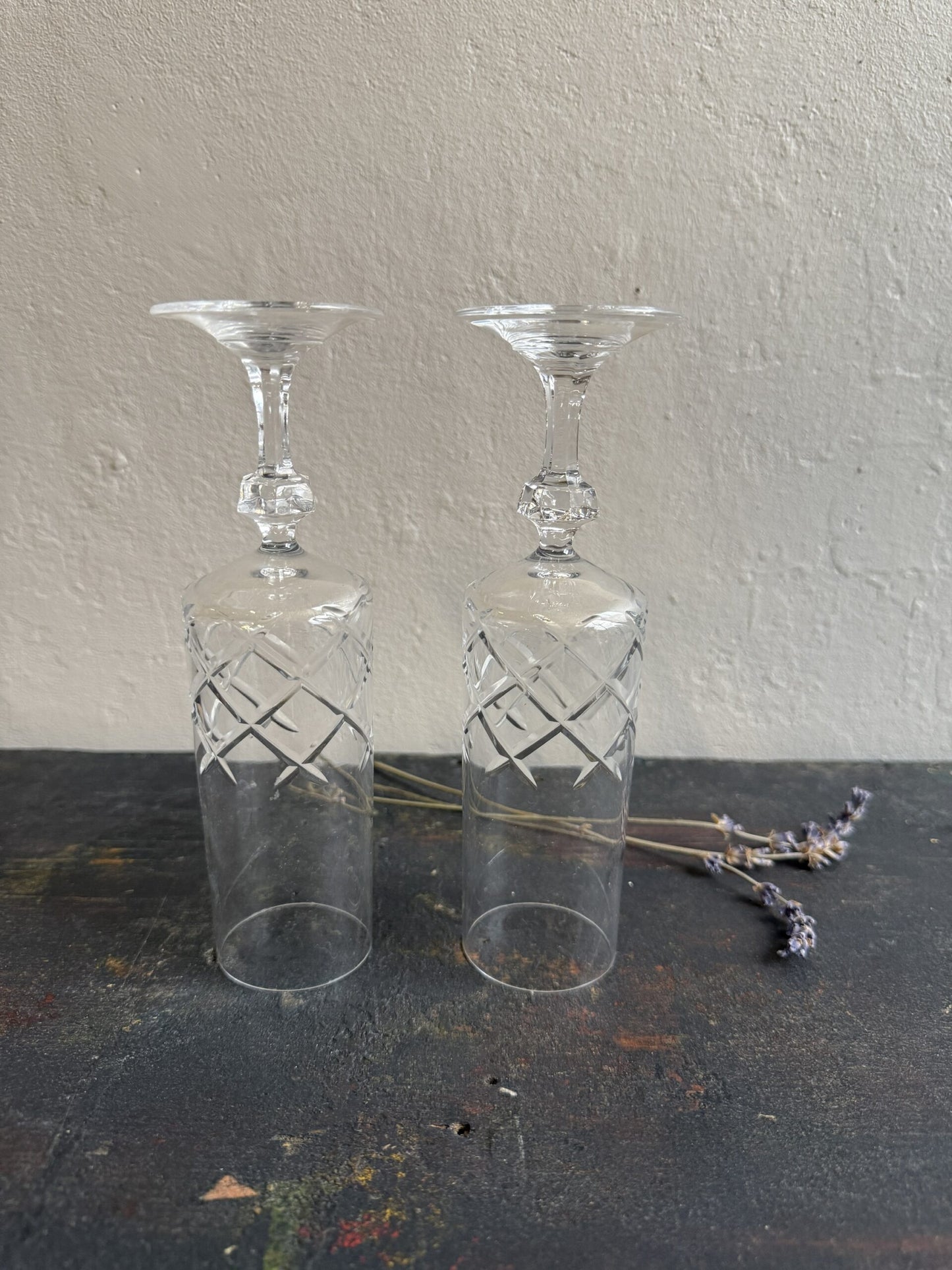 2 coupes en cristal ciselé