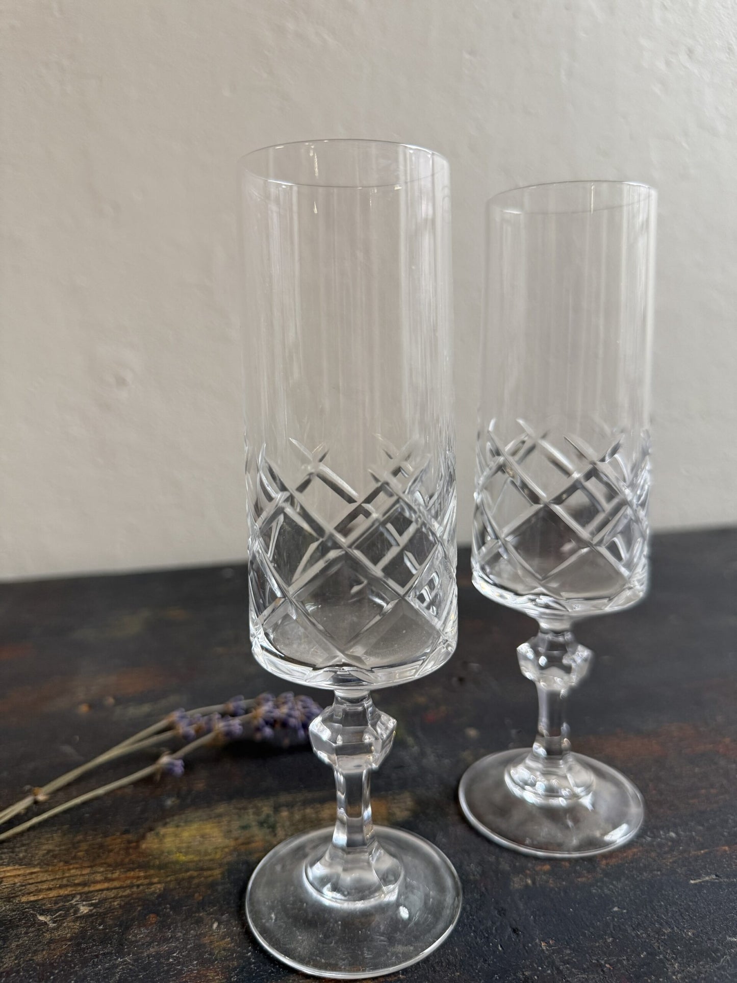 2 coupes en cristal ciselé