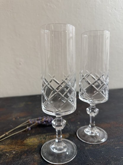 2 coupes en cristal ciselé