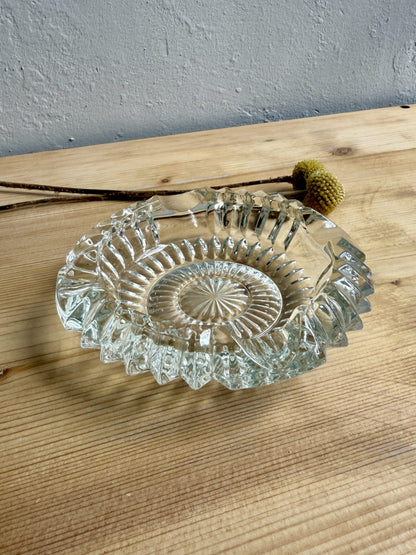 Cendrier en verre circulaire ciselé