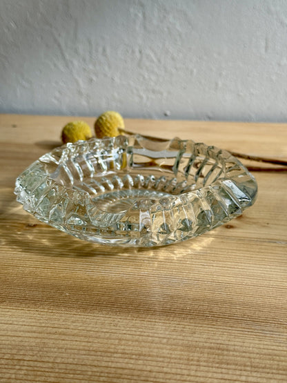 Cendrier en verre circulaire ciselé